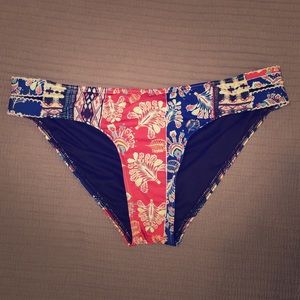 Women’s Roxy Bikini Bottoms, size medium